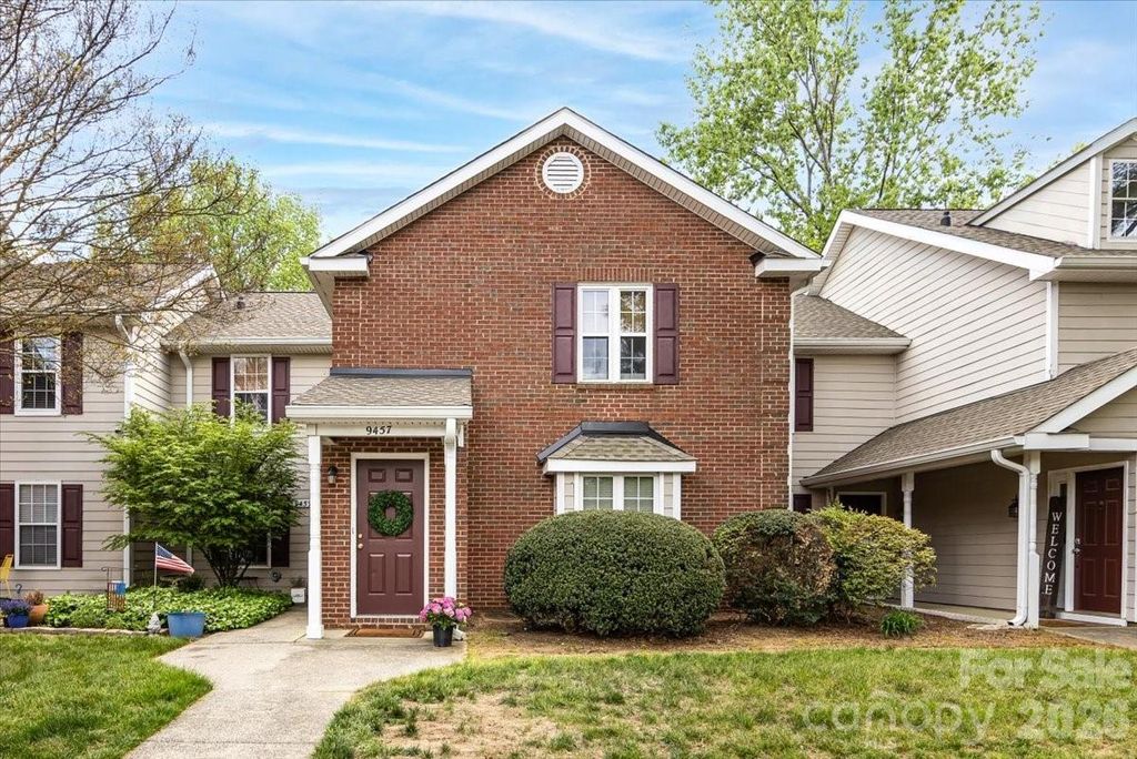 9457 S Vicksburg Park Court, Charlotte, NC 28210