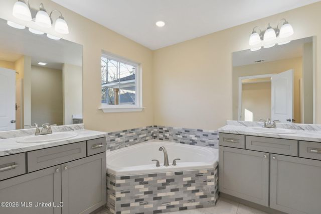 8195 Redstone Drive, Gautier, MS 39553