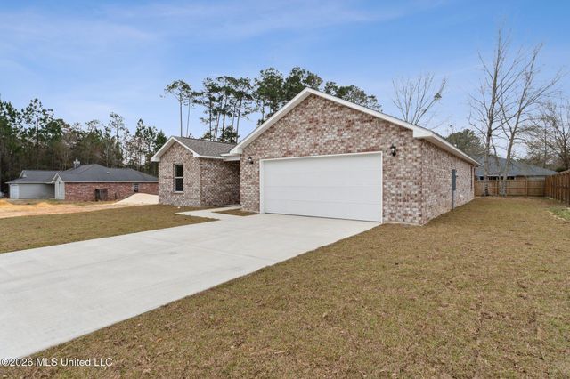 8195 Redstone Drive, Gautier, MS 39553