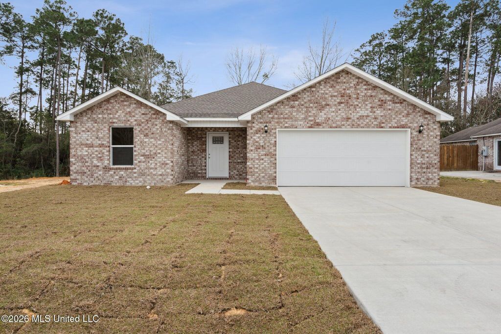 8195 Redstone Drive, Gautier, MS 39553