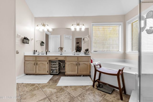 9082 Fox Cove, Olive Branch, MS 38654