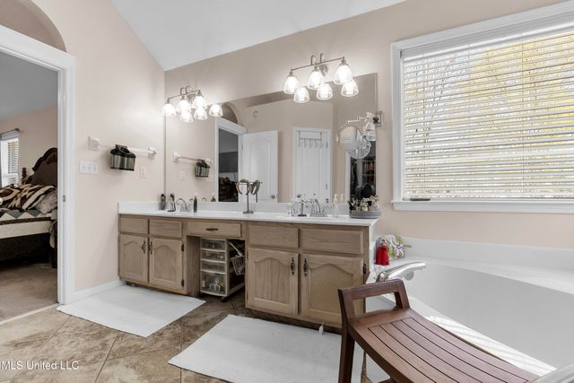 9082 Fox Cove, Olive Branch, MS 38654
