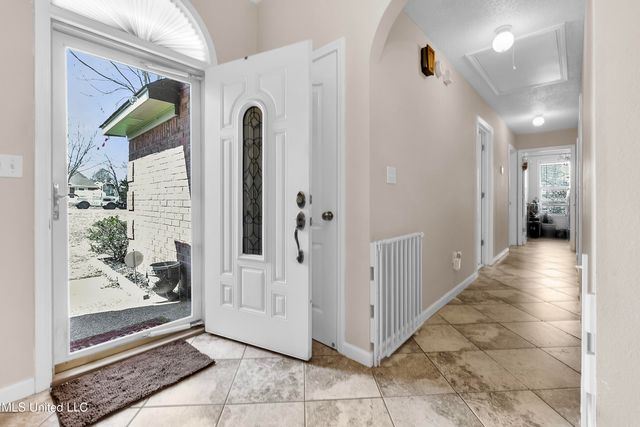9082 Fox Cove, Olive Branch, MS 38654