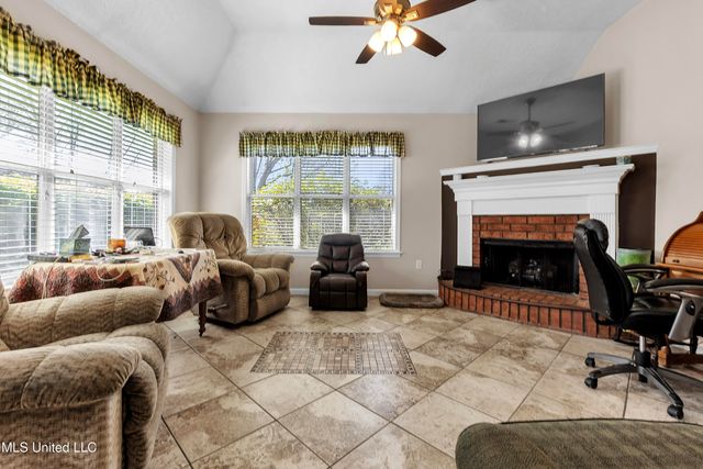 9082 Fox Cove, Olive Branch, MS 38654