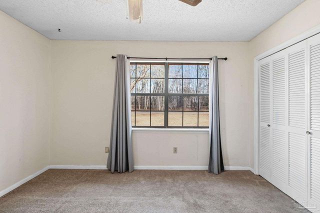 104 Thorndale Pl, Atmore, AL 36502