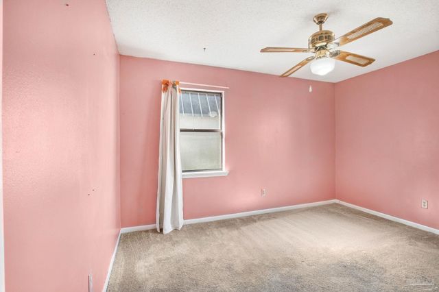 104 Thorndale Pl, Atmore, AL 36502