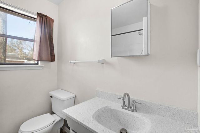 104 Thorndale Pl, Atmore, AL 36502