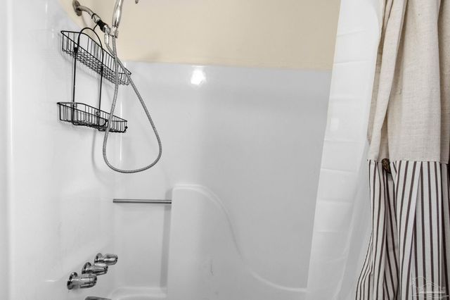 104 Thorndale Pl, Atmore, AL 36502