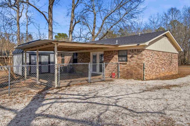 104 Thorndale Pl, Atmore, AL 36502