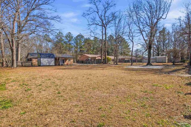 104 Thorndale Pl, Atmore, AL 36502