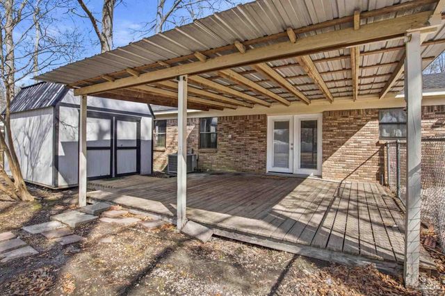 104 Thorndale Pl, Atmore, AL 36502