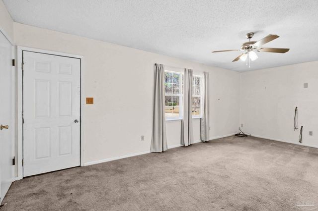 104 Thorndale Pl, Atmore, AL 36502