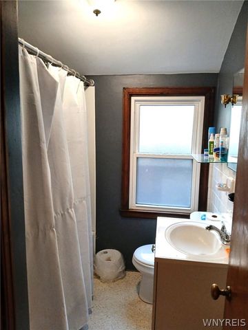 2462 Linwood Avenue, Niagara Falls, NY 14305