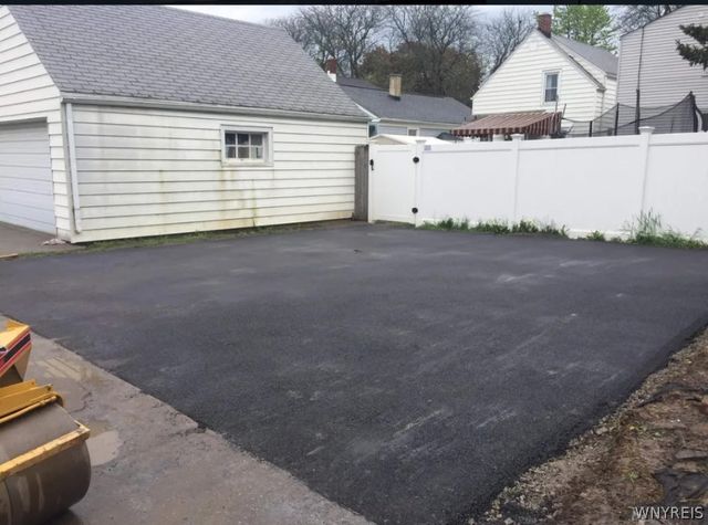 2462 Linwood Avenue, Niagara Falls, NY 14305