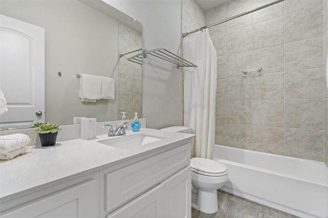 4302 Liberty LN, Lago Vista, TX 78645