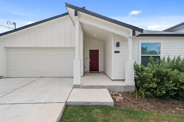 4302 Liberty LN, Lago Vista, TX 78645