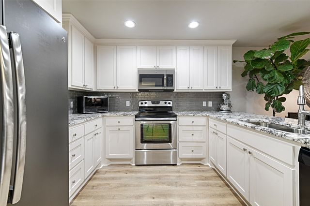 2926 Kathleen Lane, Euless, TX 76039