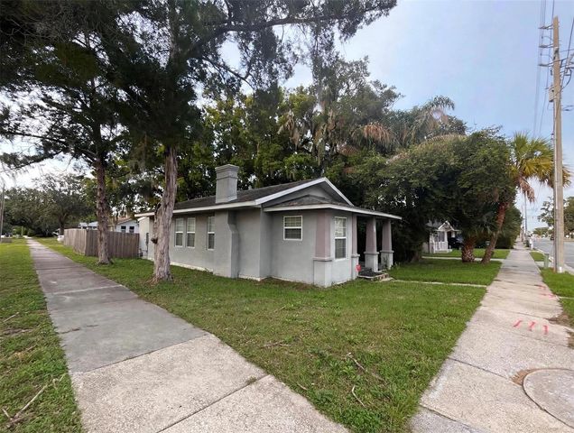 1712 W MAIN STREET, Leesburg, FL 34748