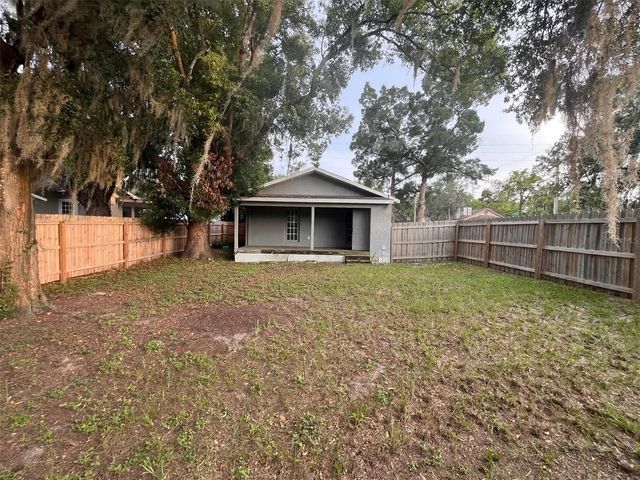 1712 W MAIN STREET, Leesburg, FL 34748