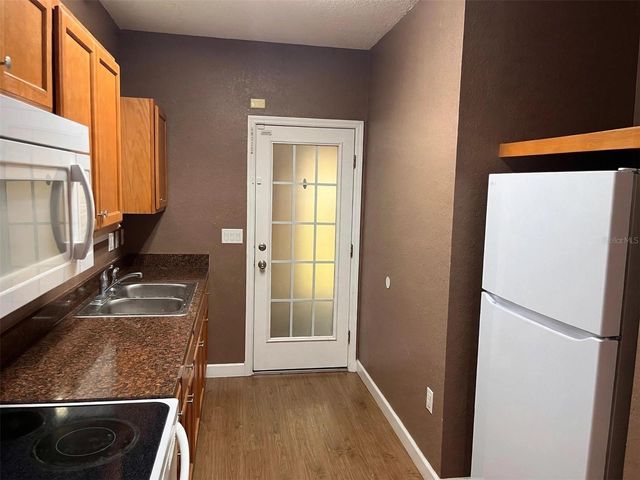 1712 W MAIN STREET, Leesburg, FL 34748