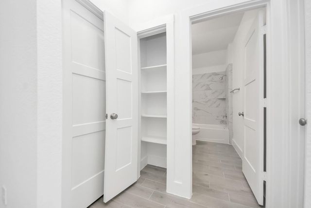 2788 Portugal Laurel Drive, Alvin, TX 77511