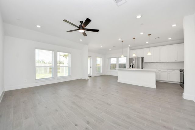 2788 Portugal Laurel Drive, Alvin, TX 77511