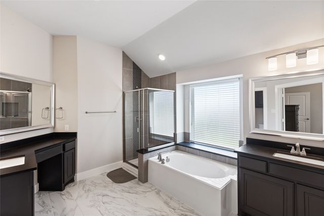 1938 Silver Creek Lane, Cedar Hill, TX 75104