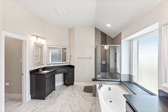 1938 Silver Creek Lane, Cedar Hill, TX 75104