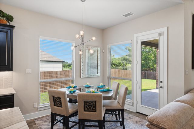 1938 Silver Creek Lane, Cedar Hill, TX 75104