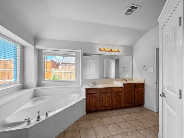 327 Kansas Trail, Murphy, TX 75094