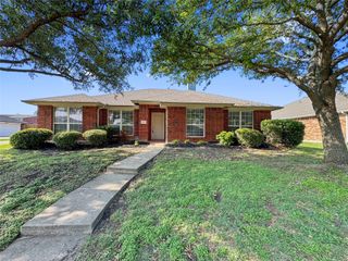 327 Kansas Trail, Murphy, TX 75094
