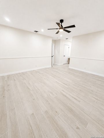 641 Richfield Dr., Windcrest, TX 78239