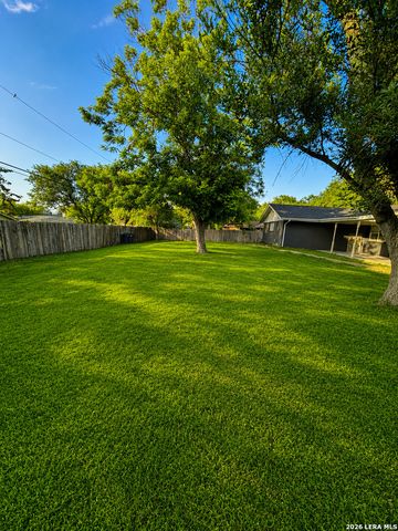 641 Richfield Dr., Windcrest, TX 78239