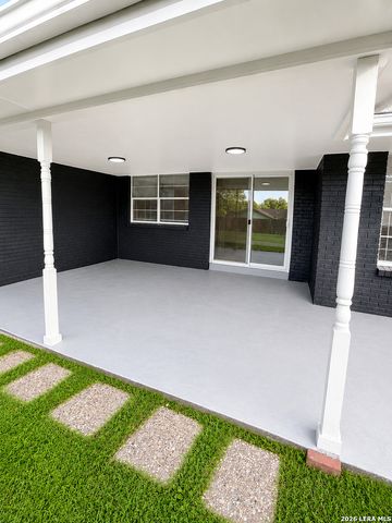 641 Richfield Dr., Windcrest, TX 78239