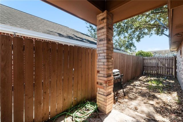 933 English Avenue, Edinburg, TX 78541