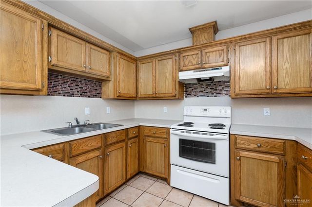 933 English Avenue, Edinburg, TX 78541