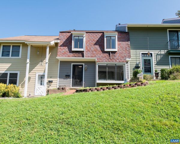 28 WOODLAKE DR, Charlottesville, VA 22901