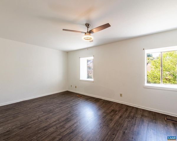 28 WOODLAKE DR, Charlottesville, VA 22901