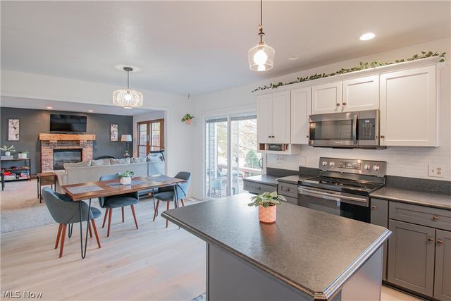 700 Stillwater Drive, Deerfield, OH 44411