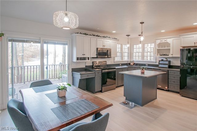 700 Stillwater Drive, Deerfield, OH 44411