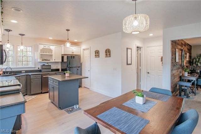 700 Stillwater Drive, Deerfield, OH 44411