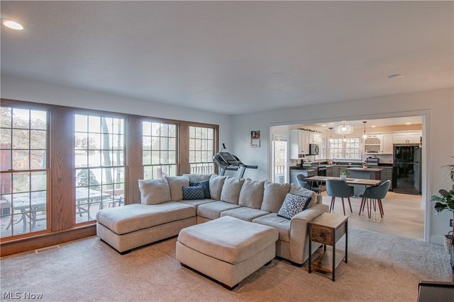 700 Stillwater Drive, Deerfield, OH 44411