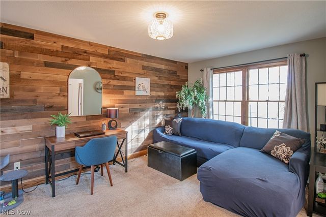 700 Stillwater Drive, Deerfield, OH 44411