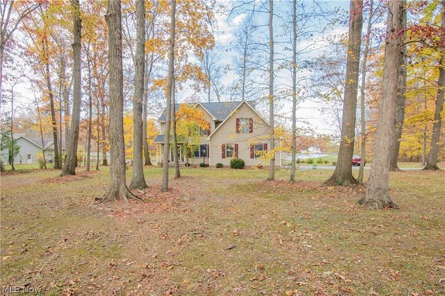 700 Stillwater Drive, Deerfield, OH 44411