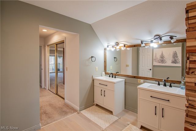 700 Stillwater Drive, Deerfield, OH 44411