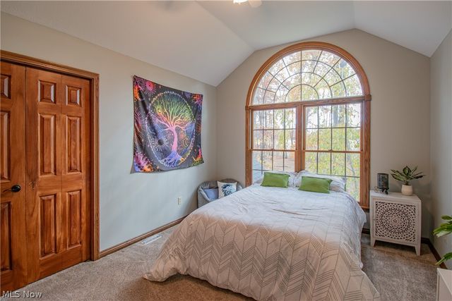 700 Stillwater Drive, Deerfield, OH 44411