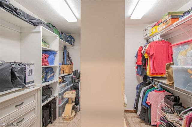 700 Stillwater Drive, Deerfield, OH 44411