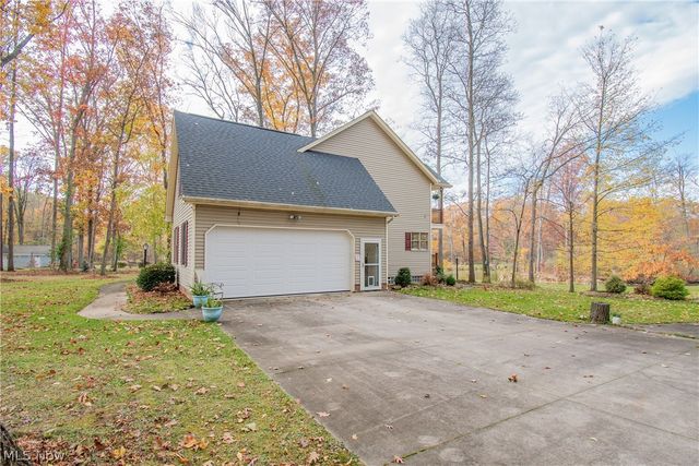 700 Stillwater Drive, Deerfield, OH 44411