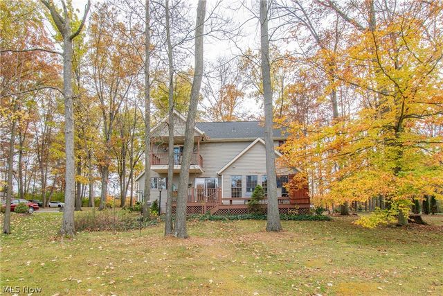 700 Stillwater Drive, Deerfield, OH 44411
