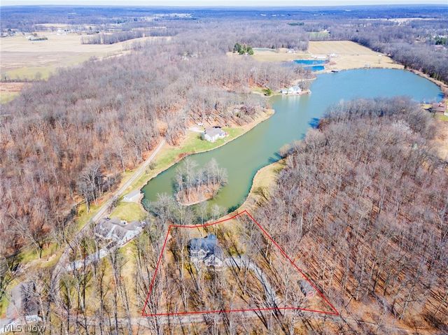 700 Stillwater Drive, Deerfield, OH 44411